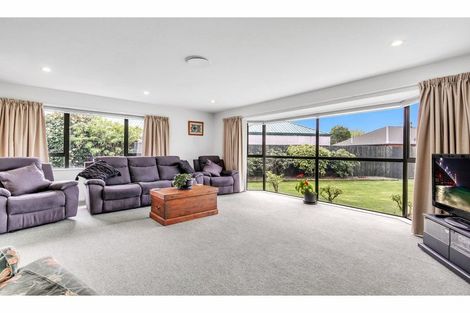 Photo of property in 6 Mclean Place, Woodend, 7610