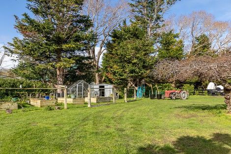 Photo of property in 323 Mazengarb Road, Paraparaumu, 5032