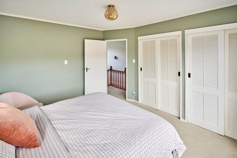 Photo of property in 11 Mckeefry Grove, Tawa, Wellington, 5028