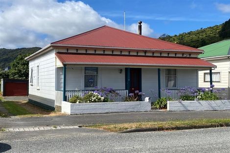 Photo of property in 13 Murray Street, Greymouth, 7805