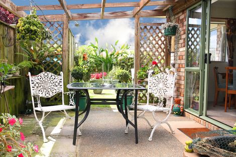 Photo of property in 25l Youngs Road, Papakura, 2110