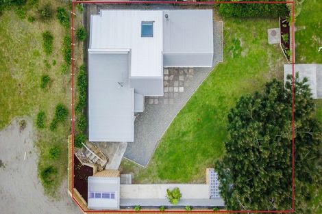 Photo of property in 3b Kowhai Street, Otaki Beach, Otaki, 5512