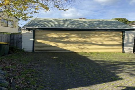 Photo of property in 2 Marendellas Drive, Bucklands Beach, Auckland, 2014