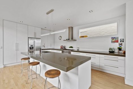 Photo of property in 48 Queen Street, Northcote Point, Auckland, 0627