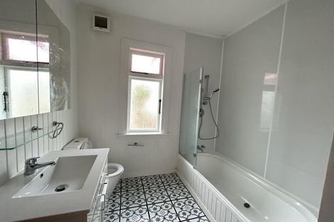 Photo of property in 122 Waiwhetu Road, Waterloo, Lower Hutt, 5011