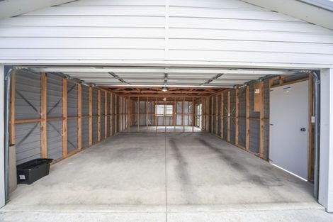 Photo of property in 24 Poplar Grove, Feilding, 4702