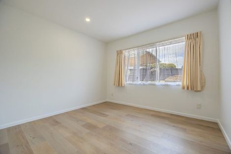 Photo of property in 21 Suncrest Drive, West Harbour, Auckland, 0618