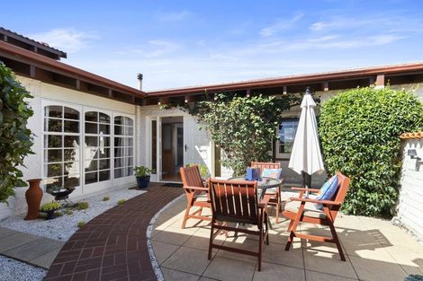 Photo of property in 18 Meachen Terrace, Waiuku, 2123