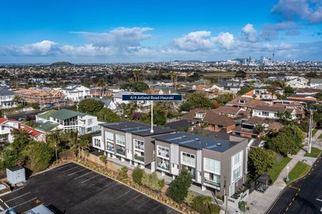 Photo of property in 4/4 Jutland Road, Hauraki, Auckland, 0622