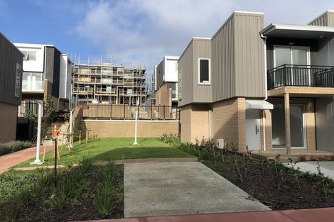 Photo of property in 22 Ceramic Lane, New Lynn, Auckland, 0600