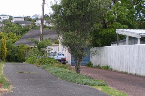 Photo of property in 1/11 Eversleigh Road, Belmont, Auckland, 0622
