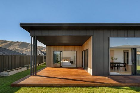 Photo of property in 7 Travertine Street, Cromwell, 9310