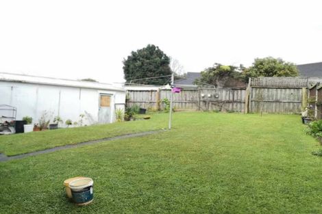 Photo of property in 13 Borrowdace Avenue, Botany Downs, Auckland, 2010