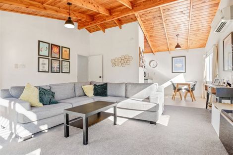 Photo of property in 1/25 Neil Avenue, Te Atatu Peninsula, Auckland, 0610