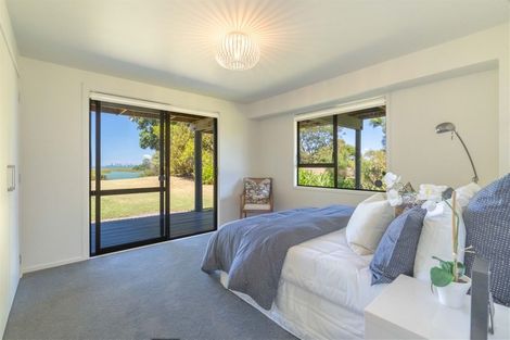 Photo of property in 163 West Harbour Drive, West Harbour, Auckland, 0618