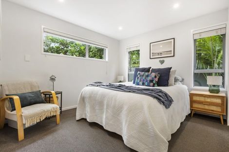 Photo of property in 4/22 North Avenue, Narrow Neck, Auckland, 0624