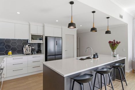 Photo of property in 11 Taranui Way, Paraparaumu Beach, Paraparaumu, 5032