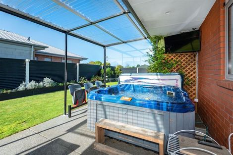 Photo of property in 14 Saint Peters Close, Woolston, Christchurch, 8062