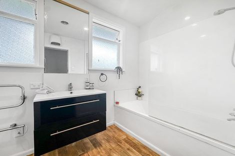 Photo of property in 39 Uxbridge Street, Redwood, Christchurch, 8051