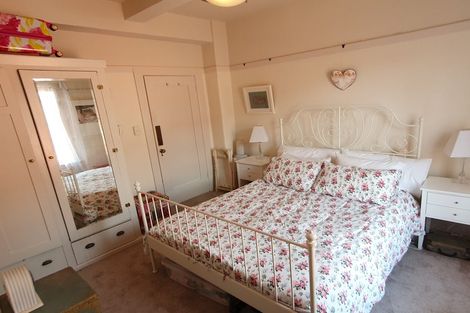 Photo of property in Inverleith House, 306 Oriental Parade, Oriental Bay, Wellington, 6011