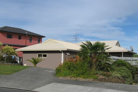 Photo of property in 28 Palm Grove Drive, Western Heights, Hamilton, 3200