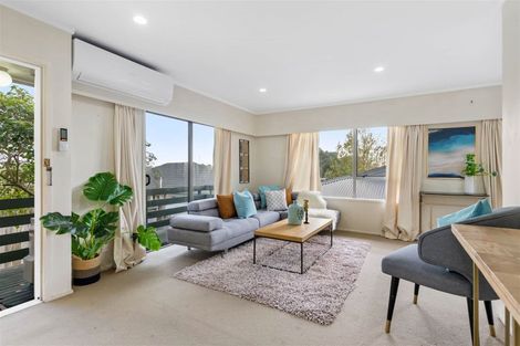 Photo of property in 2/98 Velma Road, Hillcrest, Auckland, 0627