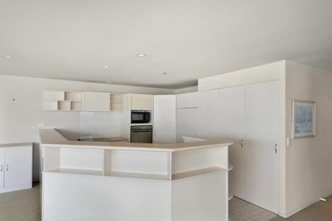 Photo of property in Oceanside Tower 1, 9/2d Maunganui Road, Mount Maunganui, 3116