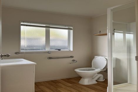 Photo of property in 33 Durham Street, Te Atatu Peninsula, Auckland, 0610