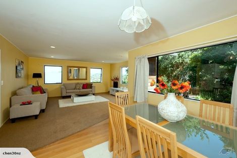 Photo of property in 52 Carlisle Road, Browns Bay, Auckland, 0630