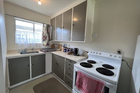 Photo of property in 2/299 Ruahine Street, Terrace End, Palmerston North, 4410
