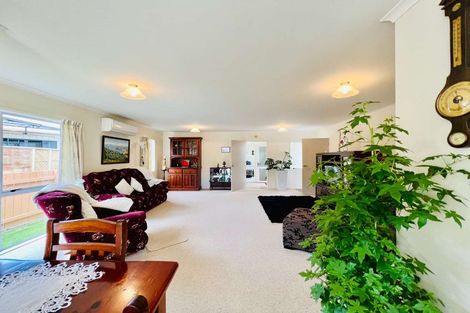 Photo of property in 90 Victoria Street, Coromandel, 3506