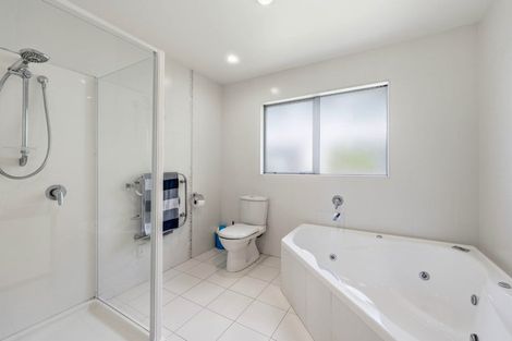 Photo of property in 18b Leafield Crescent, Henderson, Auckland, 0612