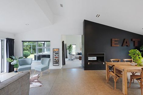 Photo of property in 51 Waikawa Beach Road, Manakau, Levin, 5573