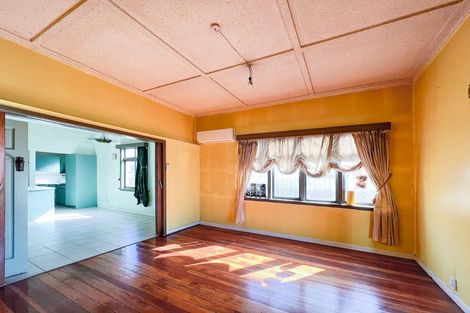 Photo of property in 16 Rimu Street, New Lynn, Auckland, 0600