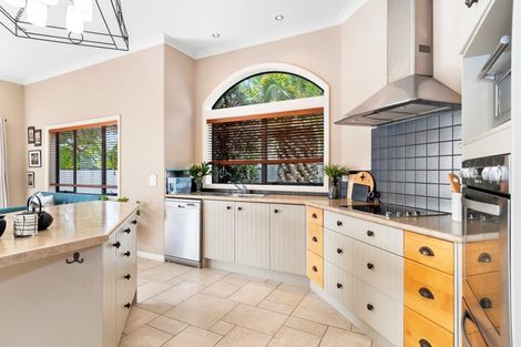 Photo of property in 2 Eyres Place, Ohauiti, Tauranga, 3112