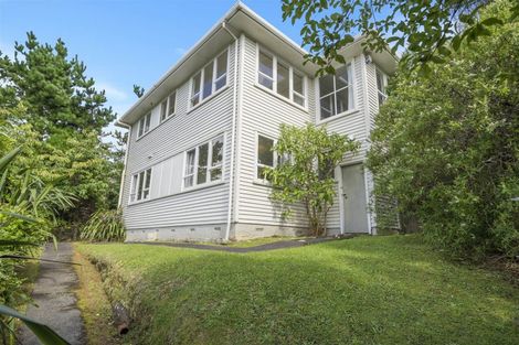 Photo of property in 5 Chequers Way, Crofton Downs, Wellington, 6035