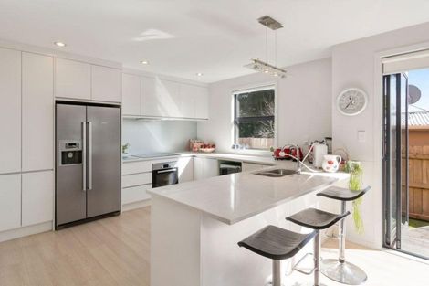 Photo of property in 72a Hobsonville Road, West Harbour, Auckland, 0618