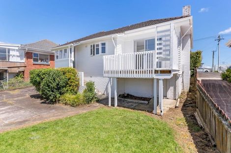 Photo of property in 74 Oakdale Road, Mount Roskill, Auckland, 1041