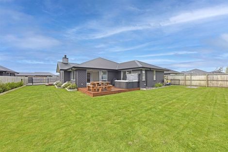 Photo of property in 5 Benjes Place, Woodend, 7610