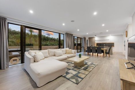 Photo of property in 36 Longshore Drive, Long Bay, Auckland, 0630