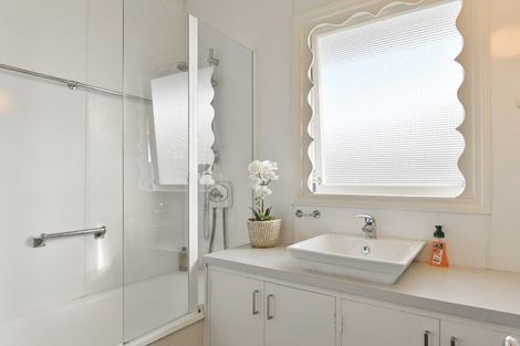 Photo of property in 72a Te Mata Road, Havelock North, 4130