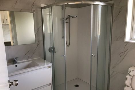 Photo of property in 33 Hutchinsons Road, Bucklands Beach, Auckland, 2014