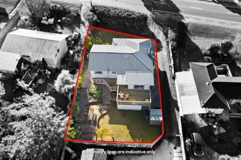 Photo of property in 105 Triangle Road, Massey, Auckland, 0614