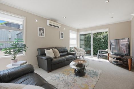 Photo of property in 32c Gilbert Street, New Plymouth, 4310