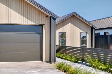 Photo of property in 14 Annie Aranui Drive, Poraiti, 4182