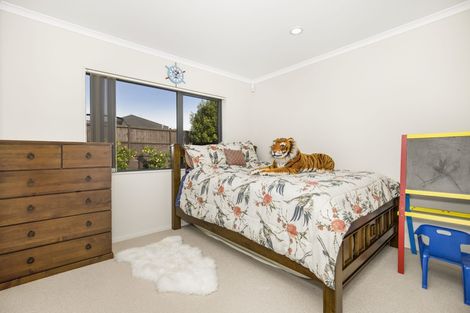 Photo of property in 10 Creda Road, Wattle Downs, Auckland, 2103