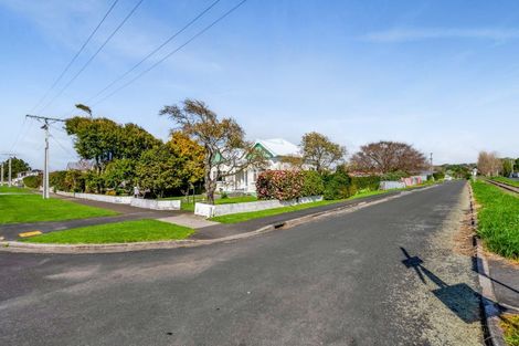 Photo of property in 35 Cracroft Street, Waitara, 4320