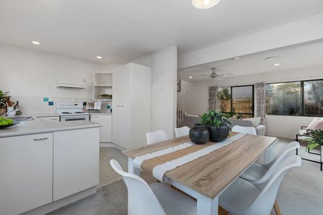 Photo of property in 2/2 School Road, Belmont, Auckland, 0622