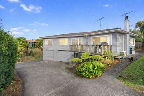 Photo of property in 1/5 Camelot Place, Glenfield, Auckland, 0629