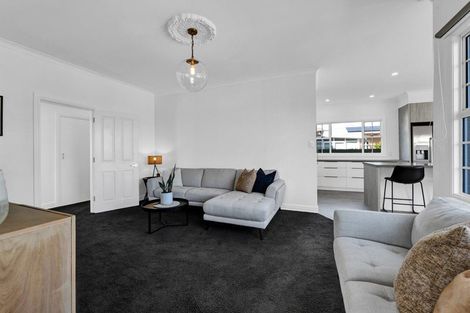 Photo of property in 11 Fantham Street, Hawera, 4610